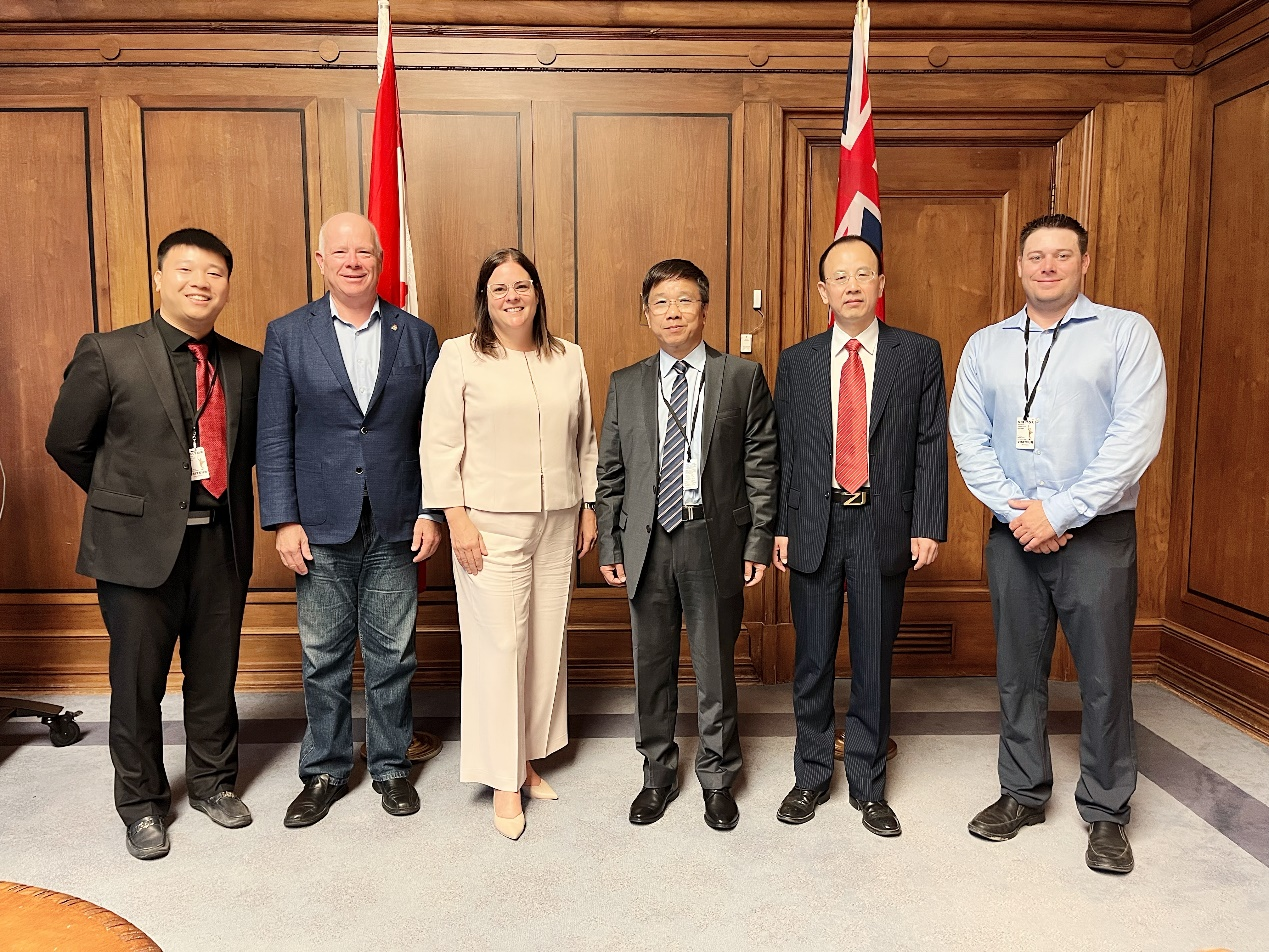 XC-Sports资源集团董事长王平卫拜会加拿大曼尼托巴省省长